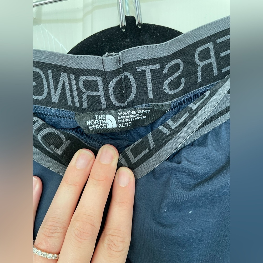 The North Face navy blue gold skirt XL - Picture 8 of 8